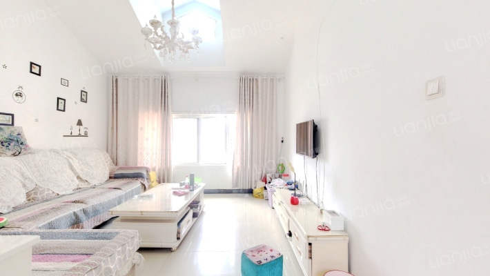 新嘉苑小区二手房实景图