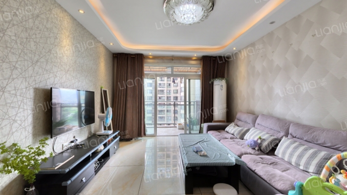 和泓四季C区二手房实景图