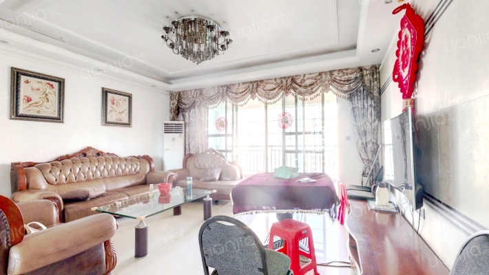 光耀荷兰堡二手房实景图