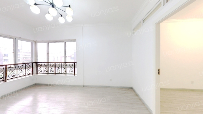 中炬上海沙龙二手房实景图