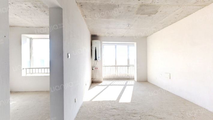 中高楼层，全天采光，视野开阔。-客厅