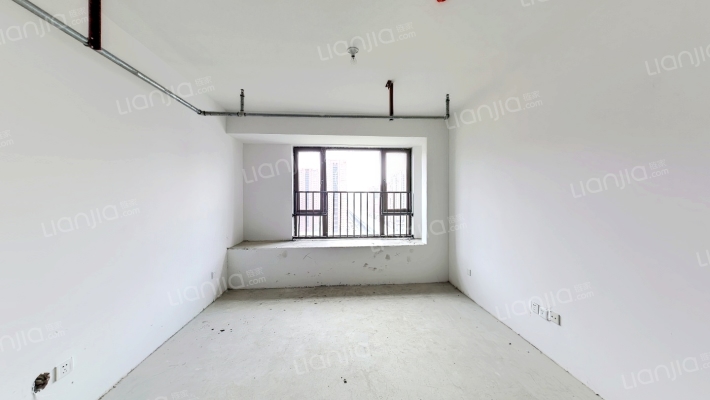 和泓长白府二手房实景图