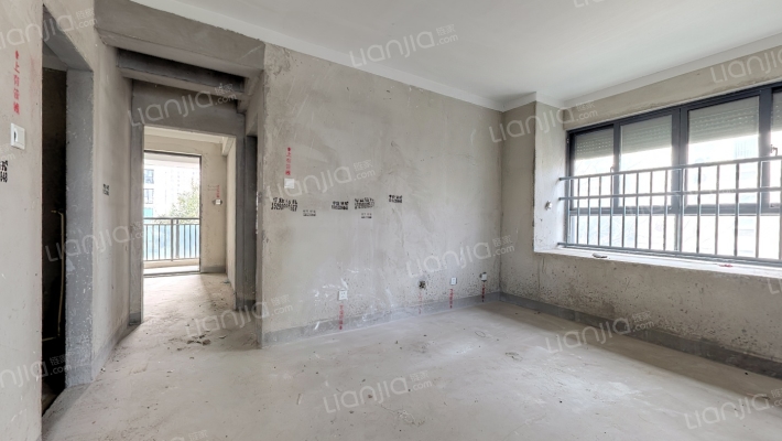 东冠逸轩二手房实景图