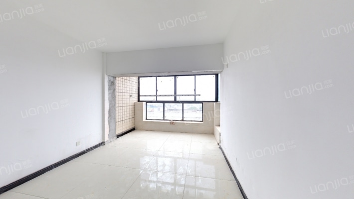 迎宾路197号二手房实景图