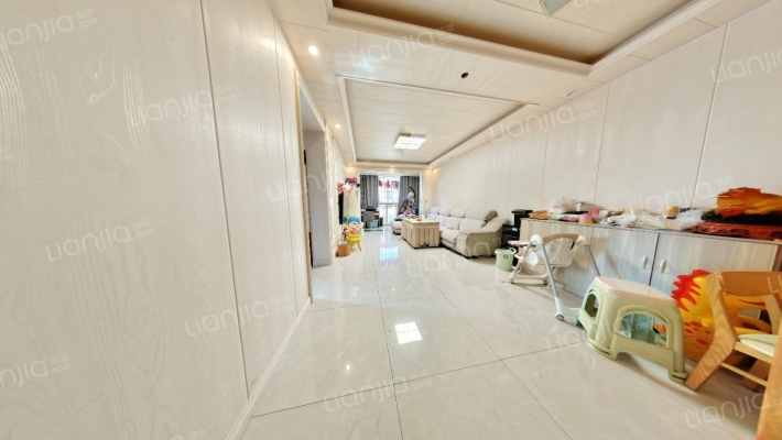 汤泉HOUSE二手房实景图