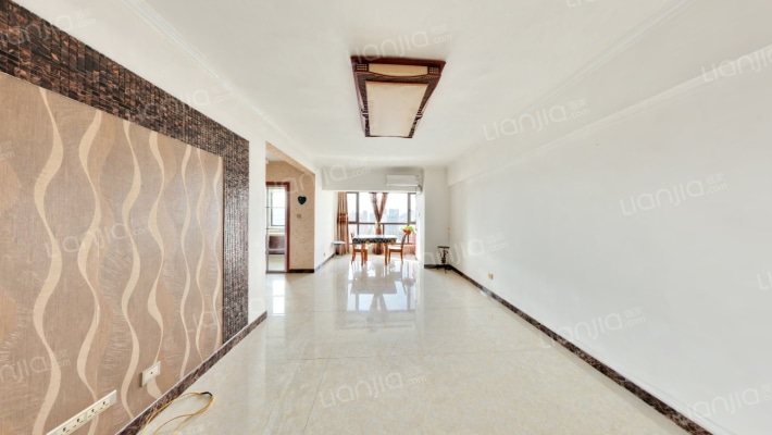 依河园二手房实景图