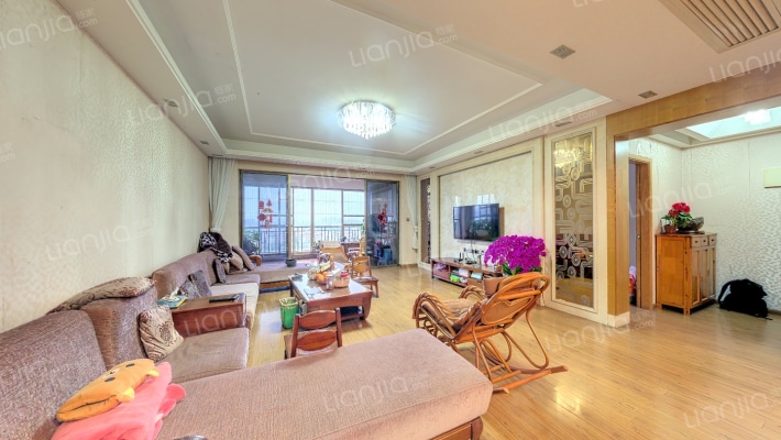 翡翠湾二手房实景图