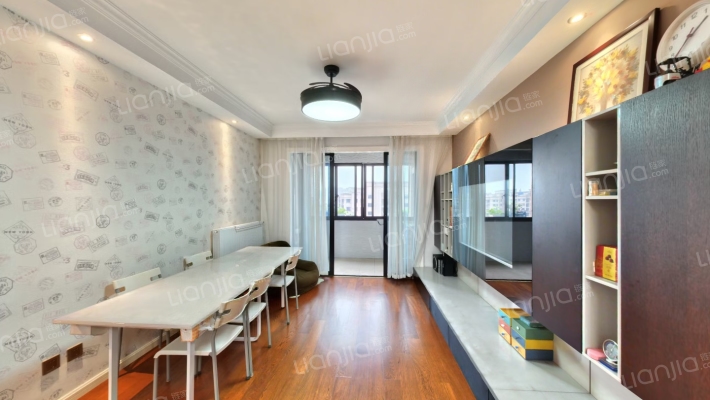 东方蓝海三期二手房实景图