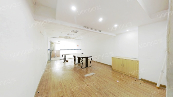 亚航财富中心二手房实景图