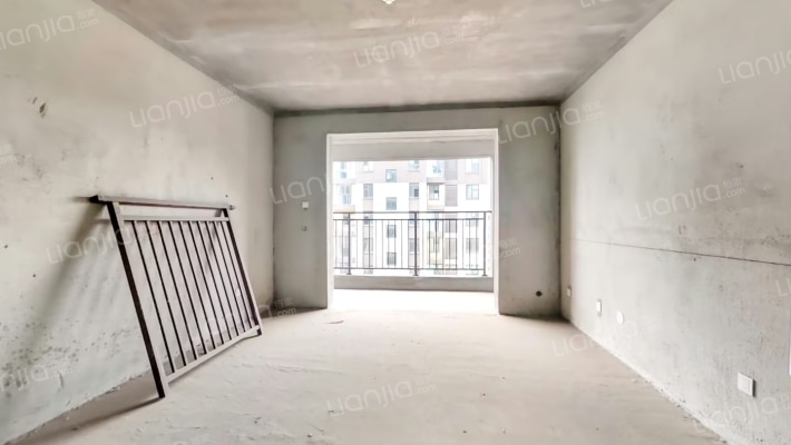鑫丰苑瑞隆府二手房实景图