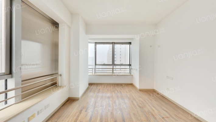 济水柏然公馆二手房实景图