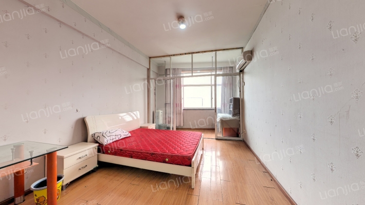 时代广场二手房实景图