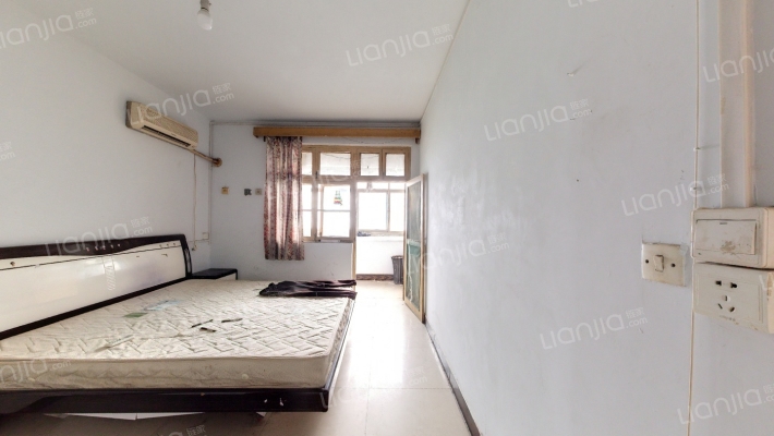 新郑路206号院二手房实景图