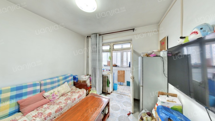 卫生局集资楼二手房实景图