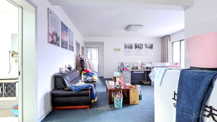 中央美域花园B区二手房实景图