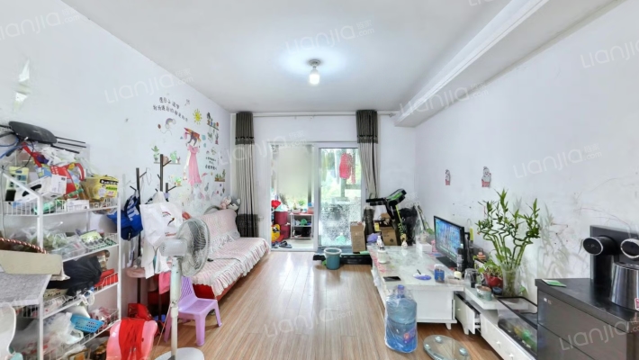 万科大都会铂悦苑二手房实景图