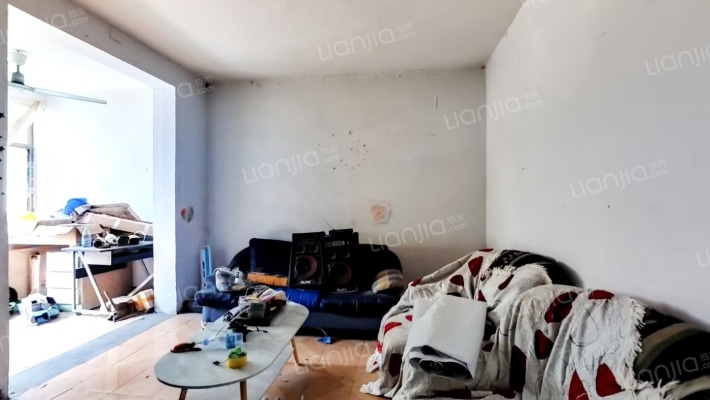 湛南路243号二手房实景图