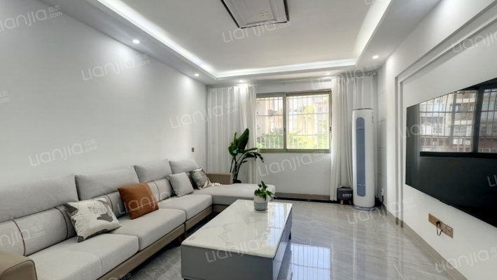 君临江山二手房实景图