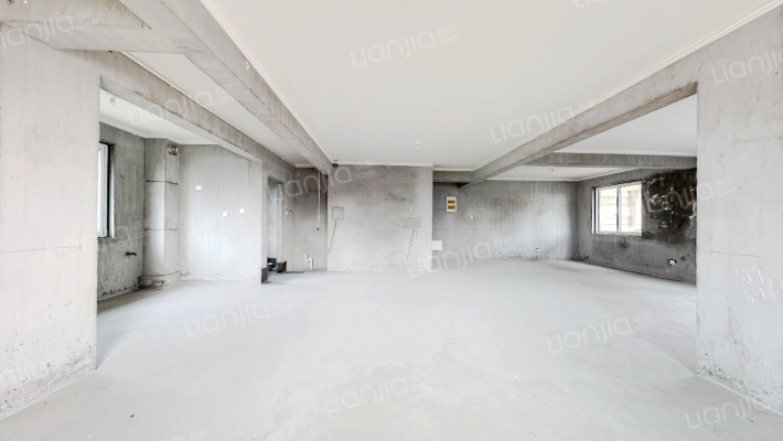 长虹春天二手房实景图