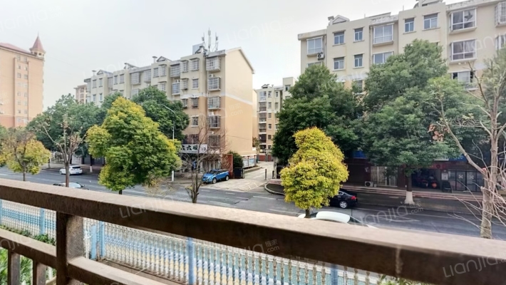 亚龙世纪嘉园二手房实景图