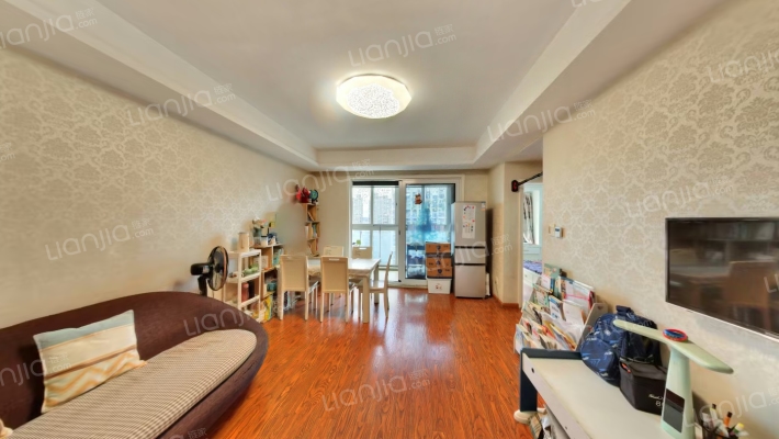 半岛国际二手房实景图