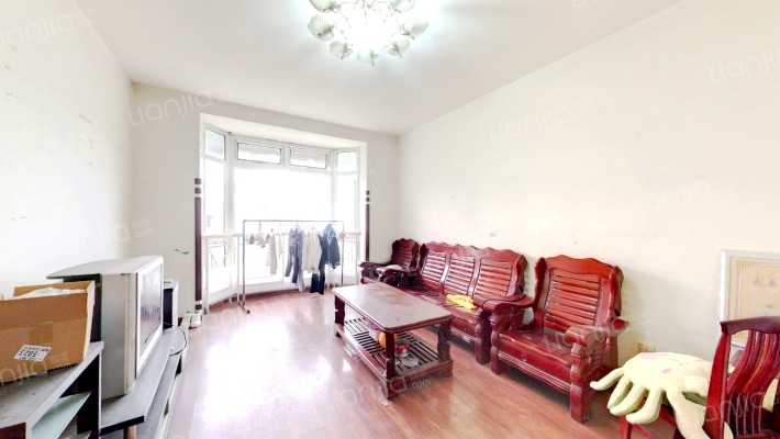 恋日家园C区二手房实景图