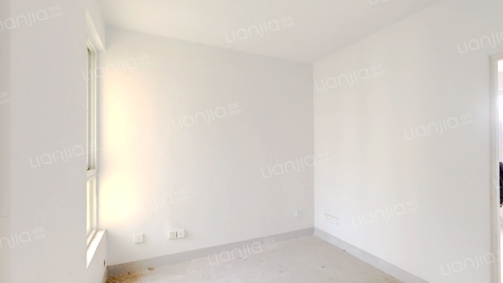 汽车大修厂二手房实景图