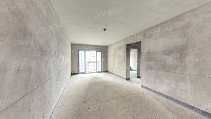 绿地海外滩米拉公馆二手房实景图