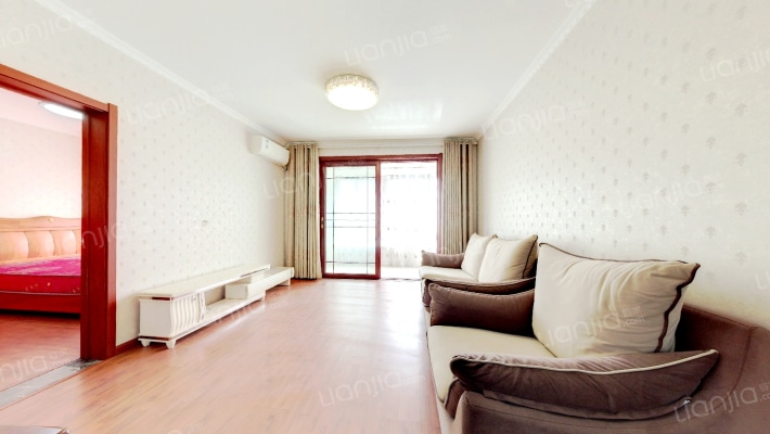 中江嘉城南区二手房实景图