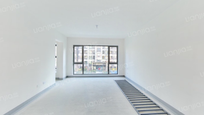 绿城晓月晴川二手房实景图