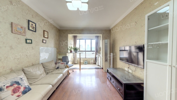 绿地中央广场C区二手房实景图