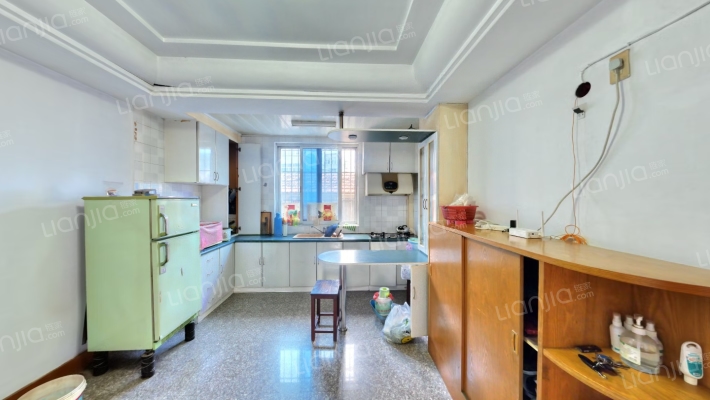 利泰新村二手房实景图