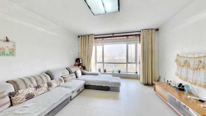 吉林医药学院教职工住宅楼二手房实景图