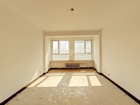 单价1500买126平大三居，步梯公摊小，看房方便