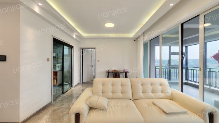 中铁双龙艺术小镇二手房实景图