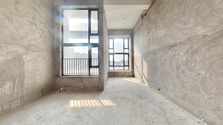 鸿翔芮丽二手房实景图