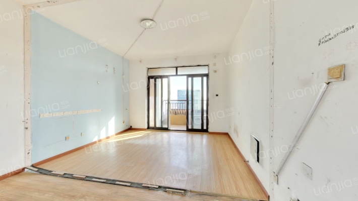 绿地铭公馆二手房实景图