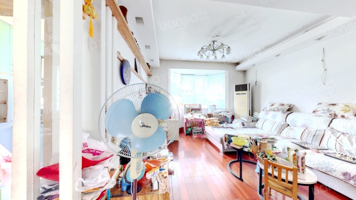 华新花园二手房实景图