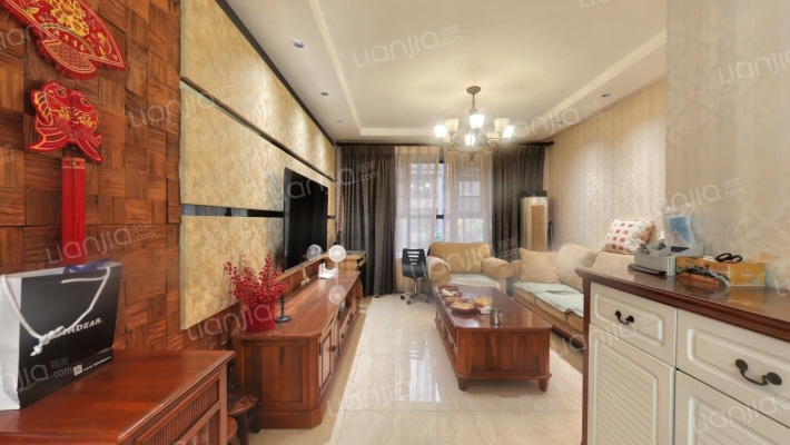 海龙香槟大道三期二手房实景图