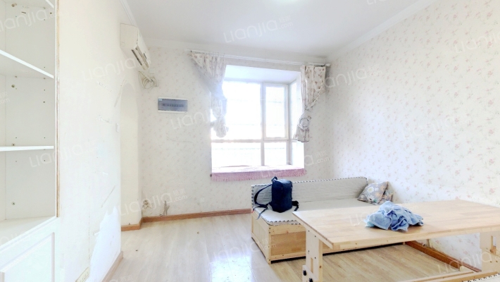 香江健康小镇郁金香园二手房实景图