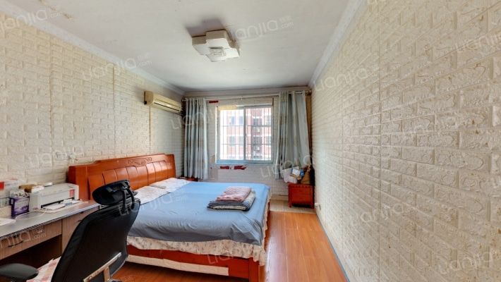 梁丰教工楼二手房实景图