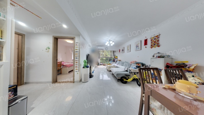 新世界鹿茵翠地二手房实景图