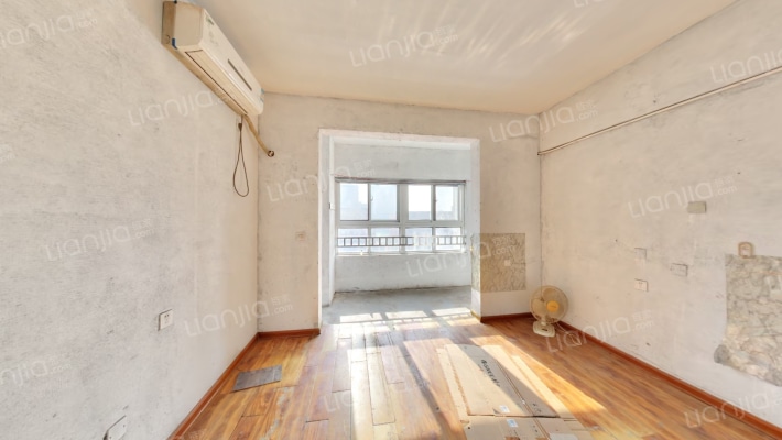 国鸿香樟苑二手房实景图