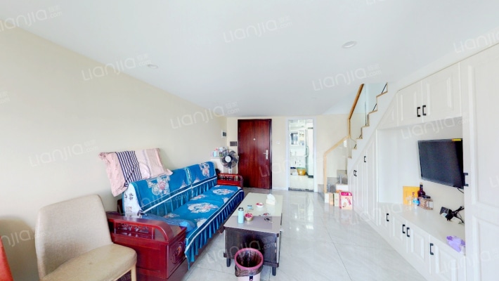 沁俪铭楼二手房实景图