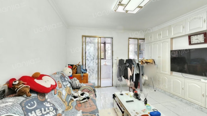 朝鲜小学教工楼二手房实景图