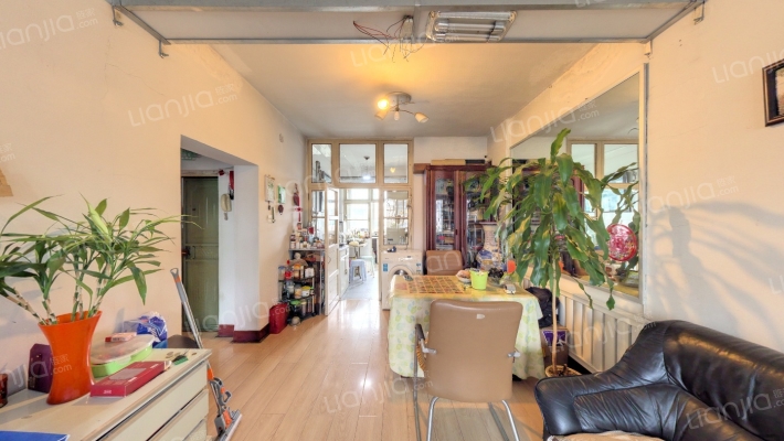 德华小区二手房实景图