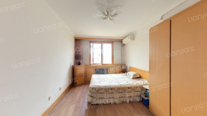 稚优里二手房实景图