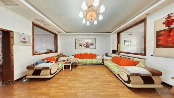 警鑫小区二手房实景图