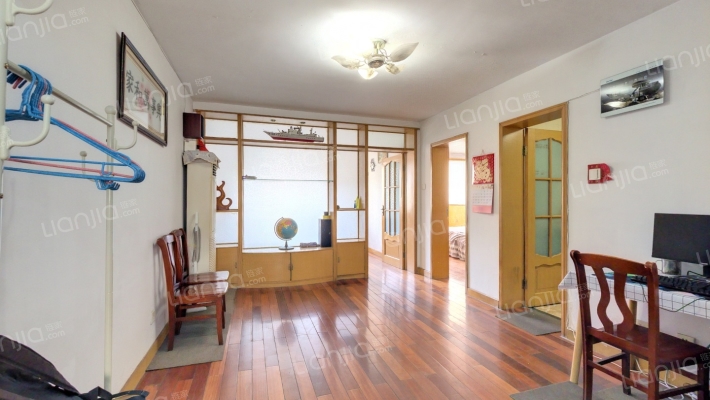 海滨广场小区二手房实景图