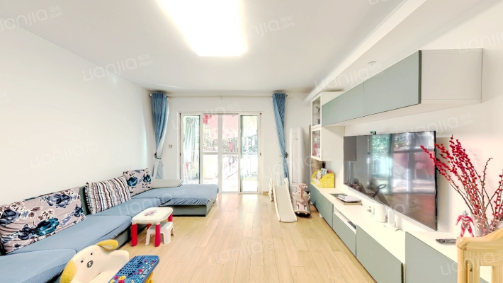 东方高尔夫花园A区二手房实景图